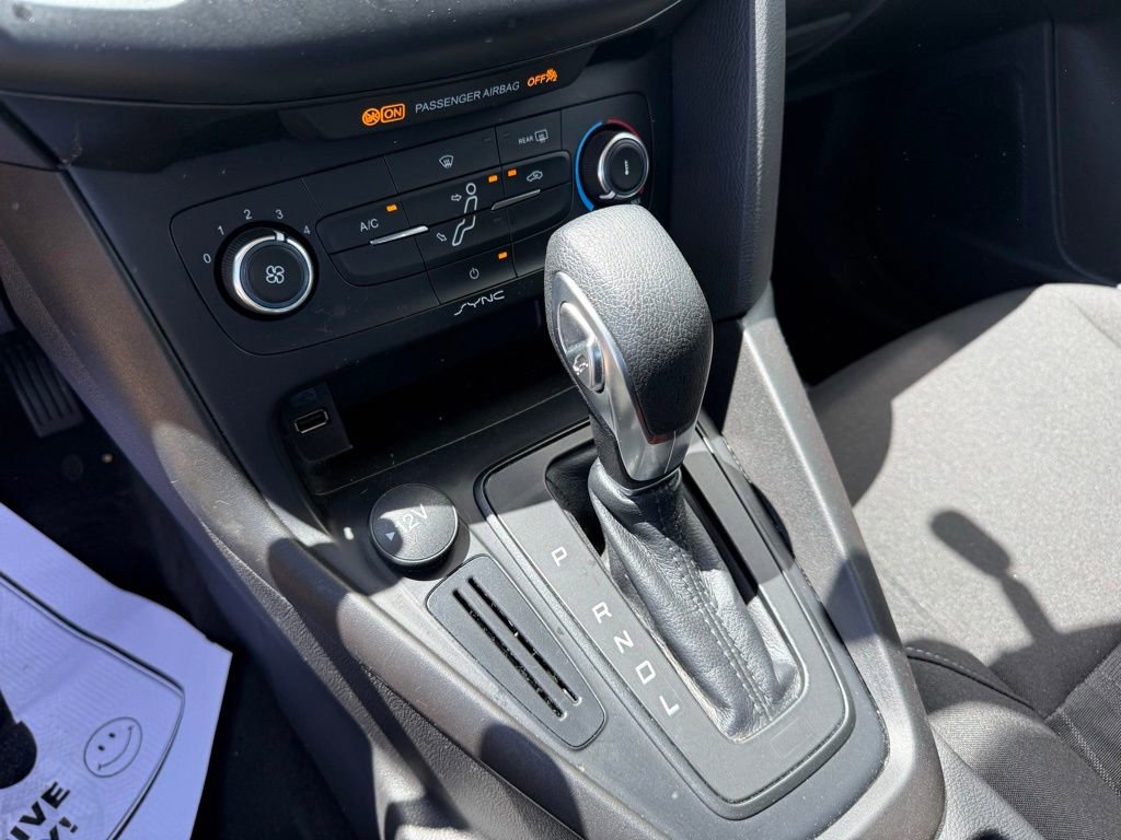 Certified 2018 Ford Focus SE FWD image 18