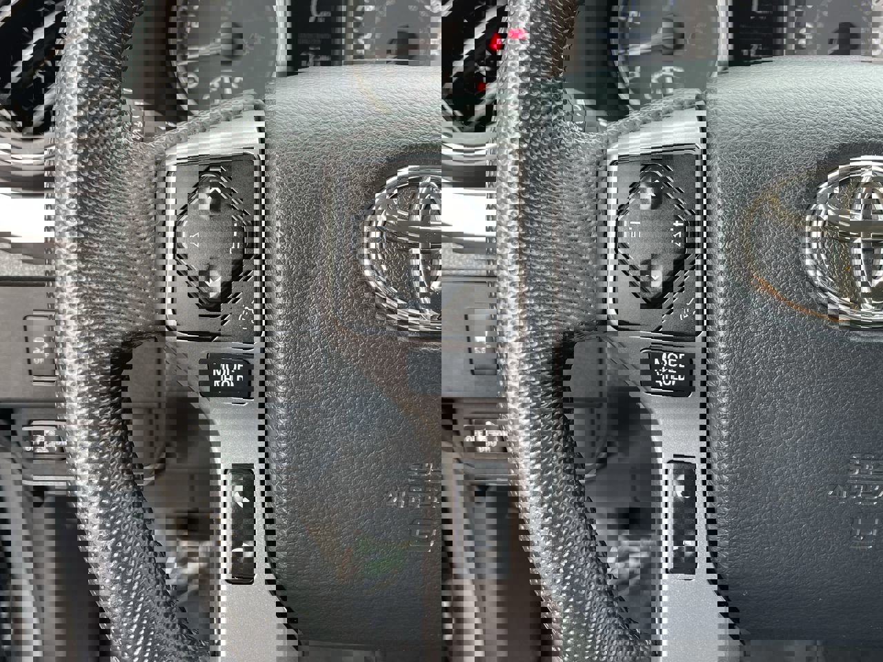 Used 2023 Toyota Tacoma SR5 RWD image 31