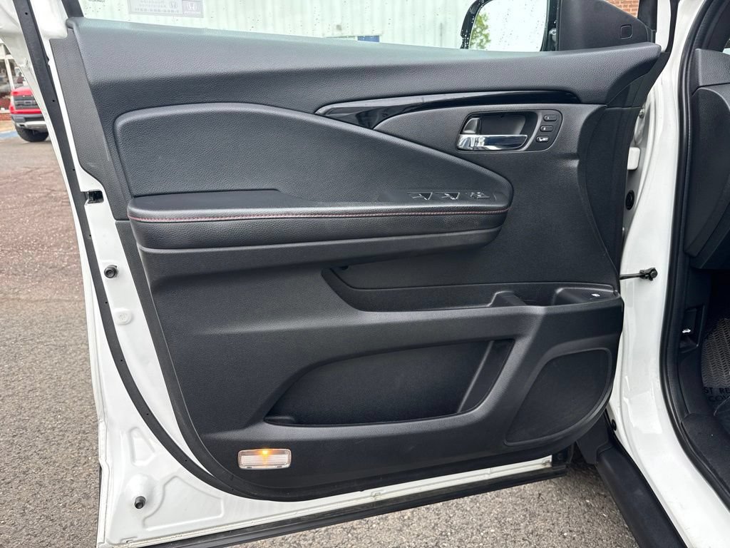 Used 2022 Honda Ridgeline Black Edition image 12