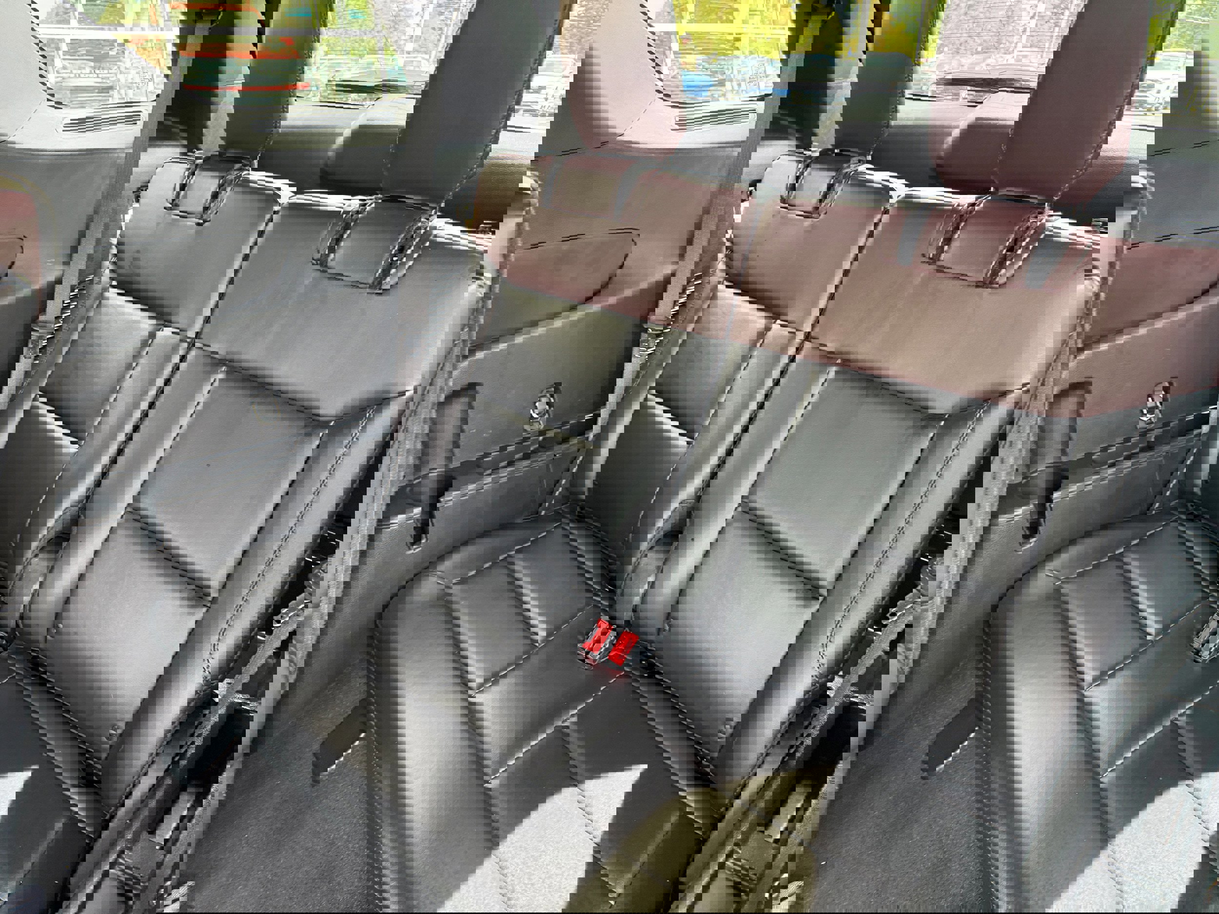 Certified 2020 Ford Explorer Platinum w/ Premium Technology Package image 13