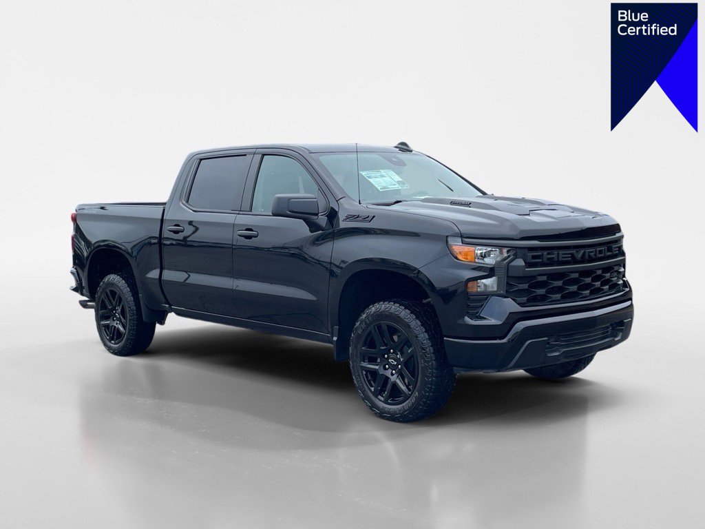 Used 2024 Chevrolet Silverado 1500 Custom Trail Boss w/ Dark Appearance Package image 1
