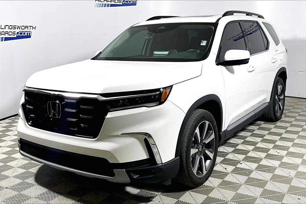 Used 2025 Honda Pilot Elite