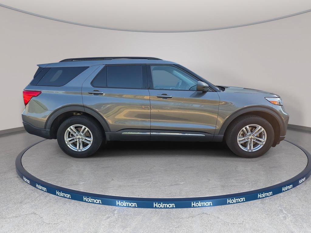 Certified 2023 Ford Explorer XLT w/ Equipment Group 202A AWD/4WD image 4