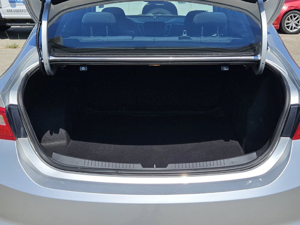 Used 2021 Chevrolet Malibu LS w/ LPO, Convenience Package 1 FWD image 10