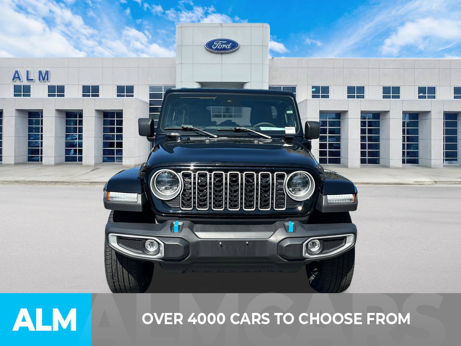 Used 2024 Jeep Wrangler Unlimited Sahara AWD/4WD image 2