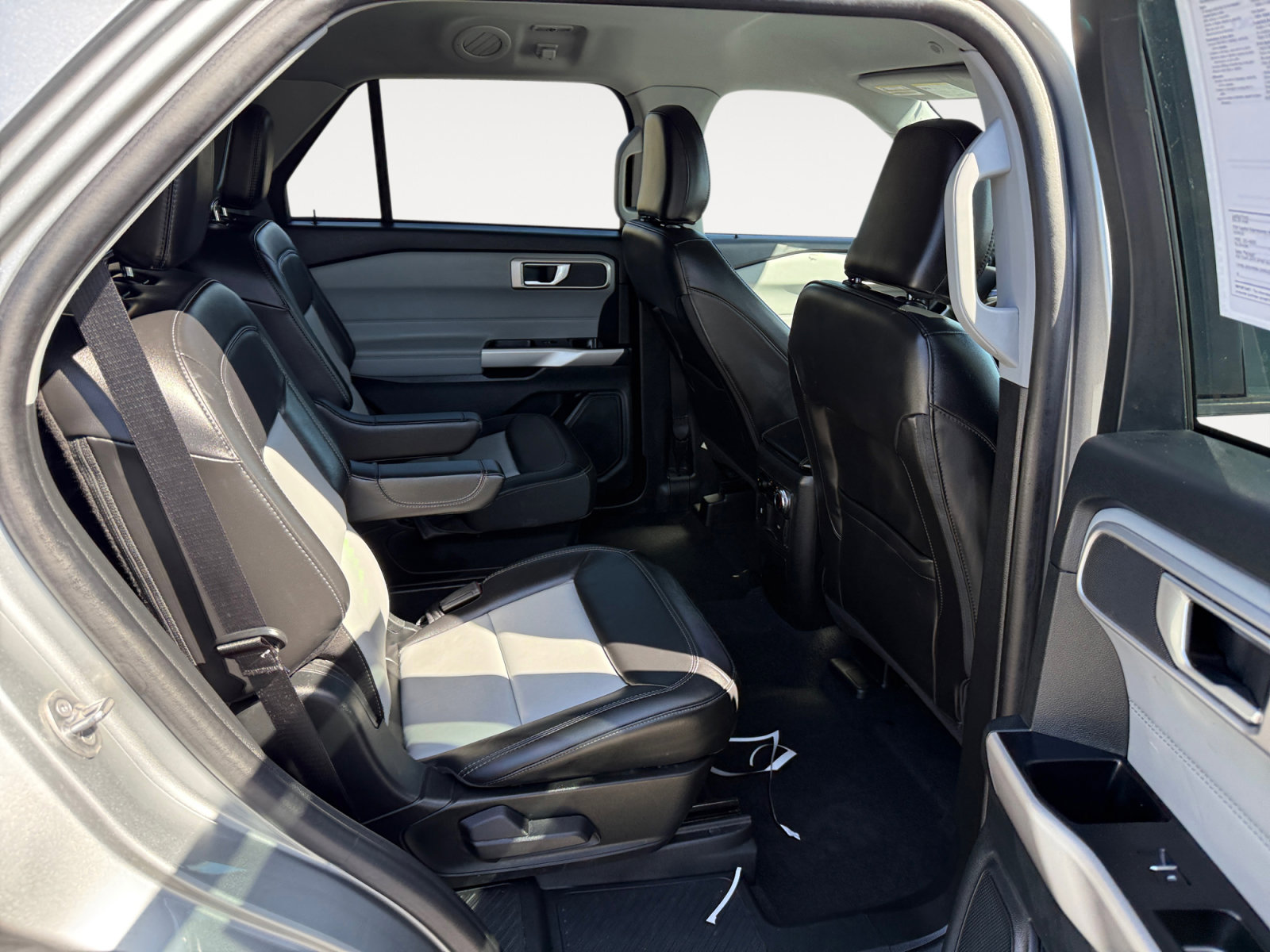 Certified 2023 Ford Explorer XLT w/ Equipment Group 202A AWD/4WD image 18