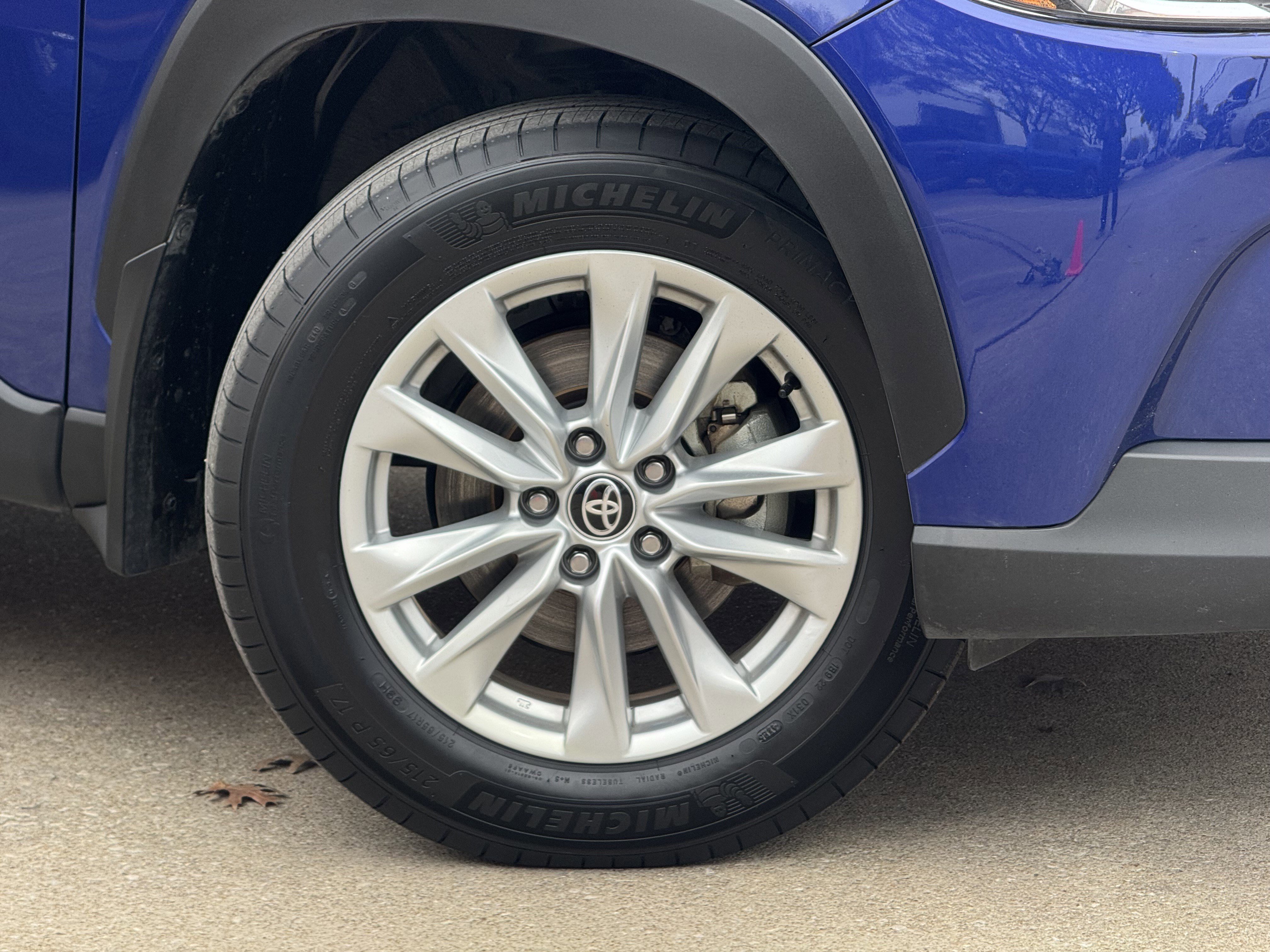 Used 2024 Toyota Corolla Cross LE image 7