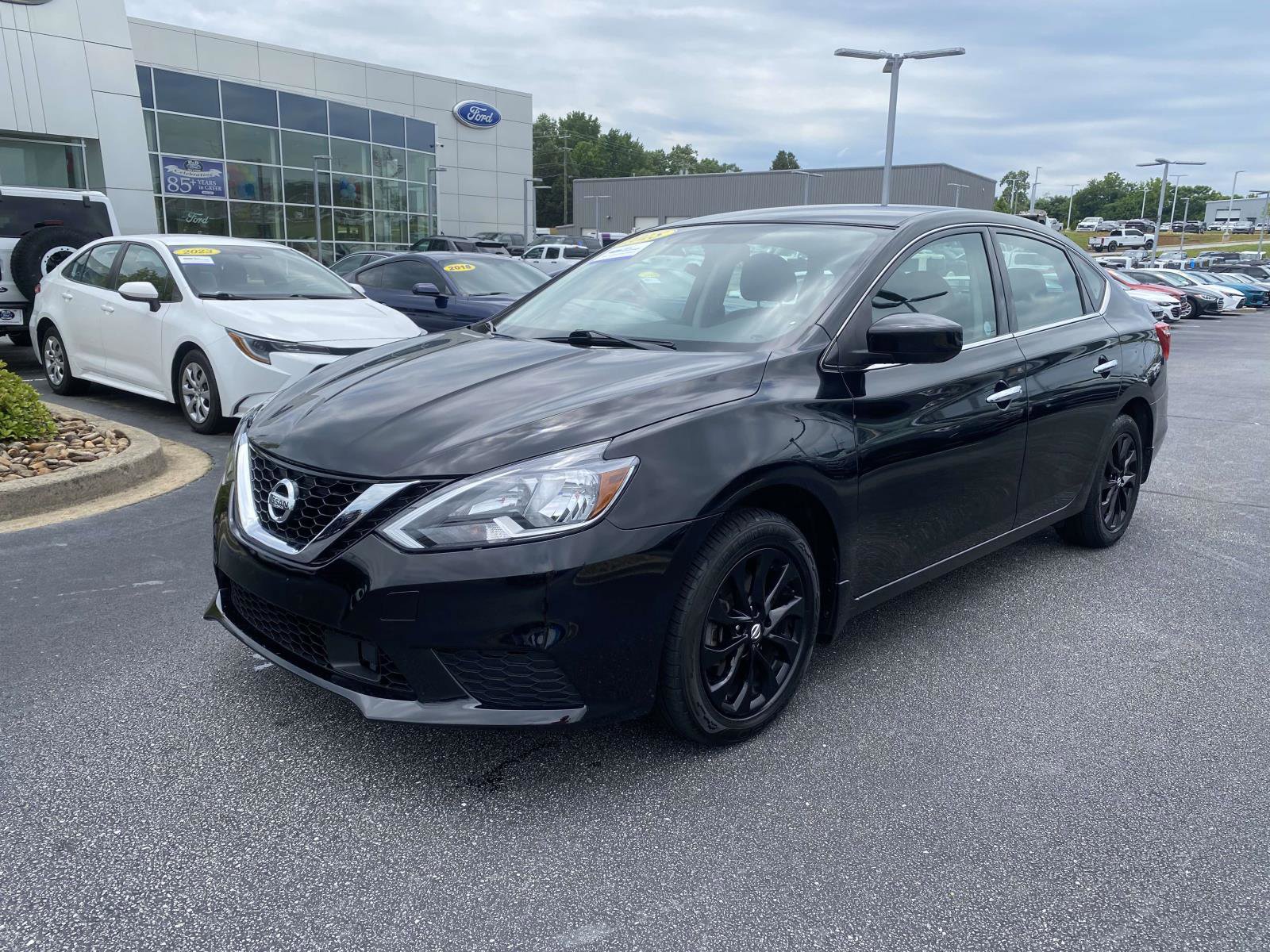 Used 2018 Nissan Sentra S w/ S Midnight Style Package FWD image 3