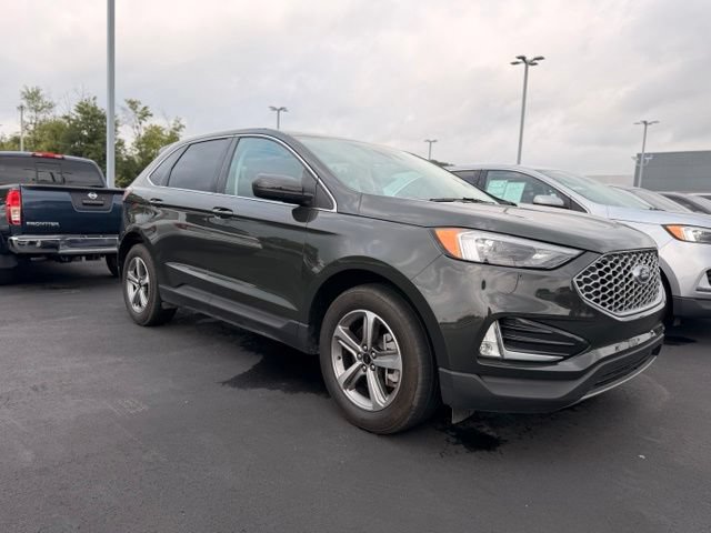 Certified 2023 Ford Edge SEL w/ Convenience Package AWD/4WD image 3