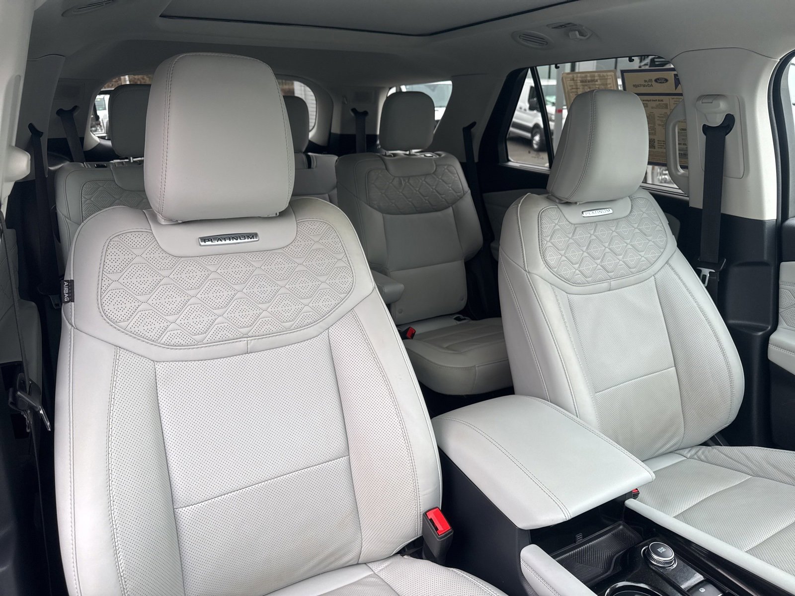 Certified 2025 Ford Explorer Platinum w/ LUX Leather Package image 38