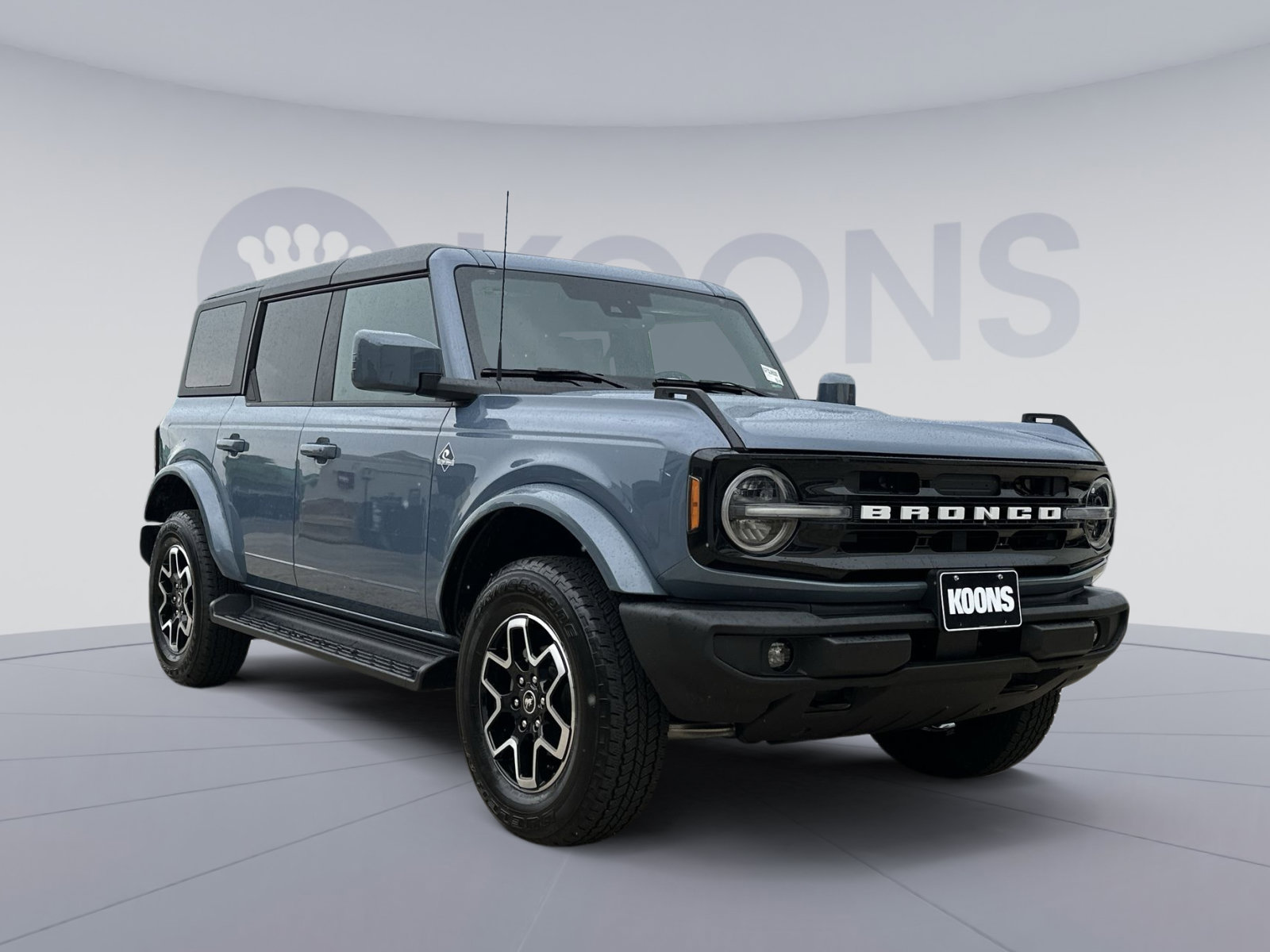 Certified 2025 Ford Bronco Outer Banks AWD/4WD image 2
