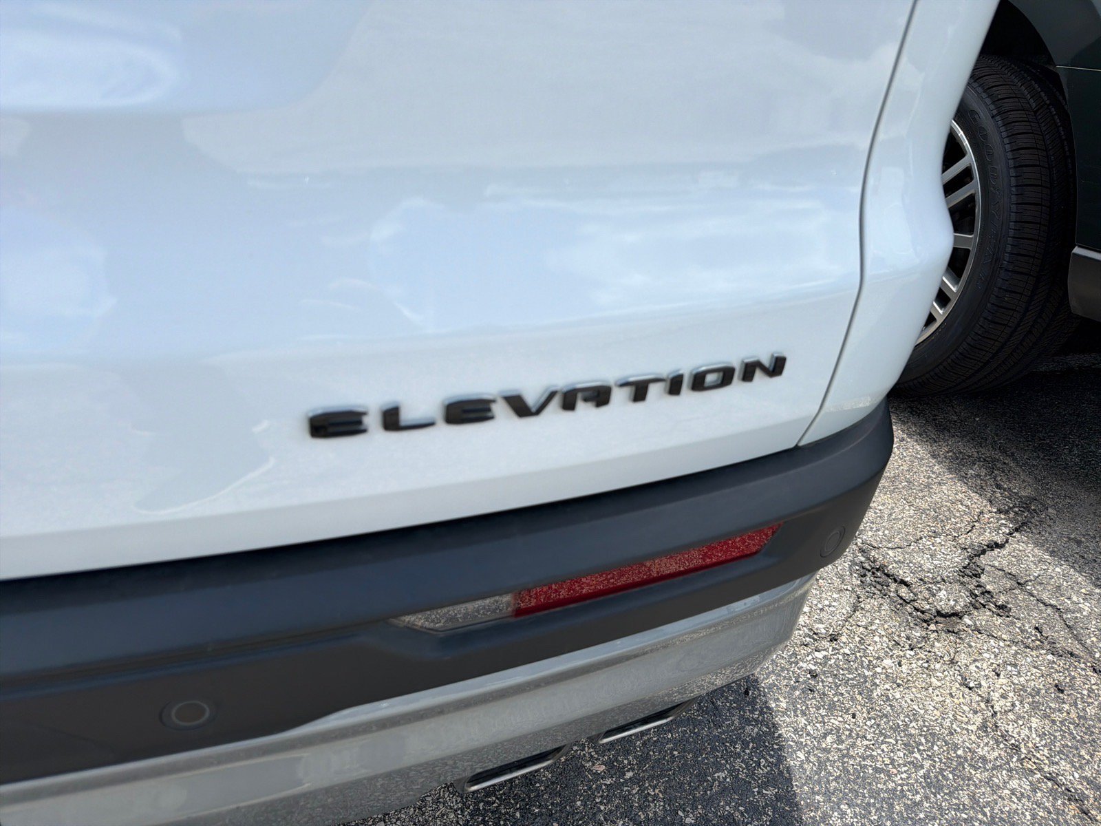 Used 2025 GMC Acadia Elevation FWD image 10