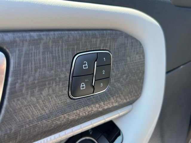 Certified 2025 Ford Explorer Platinum w/ LUX Leather Package AWD/4WD image 9