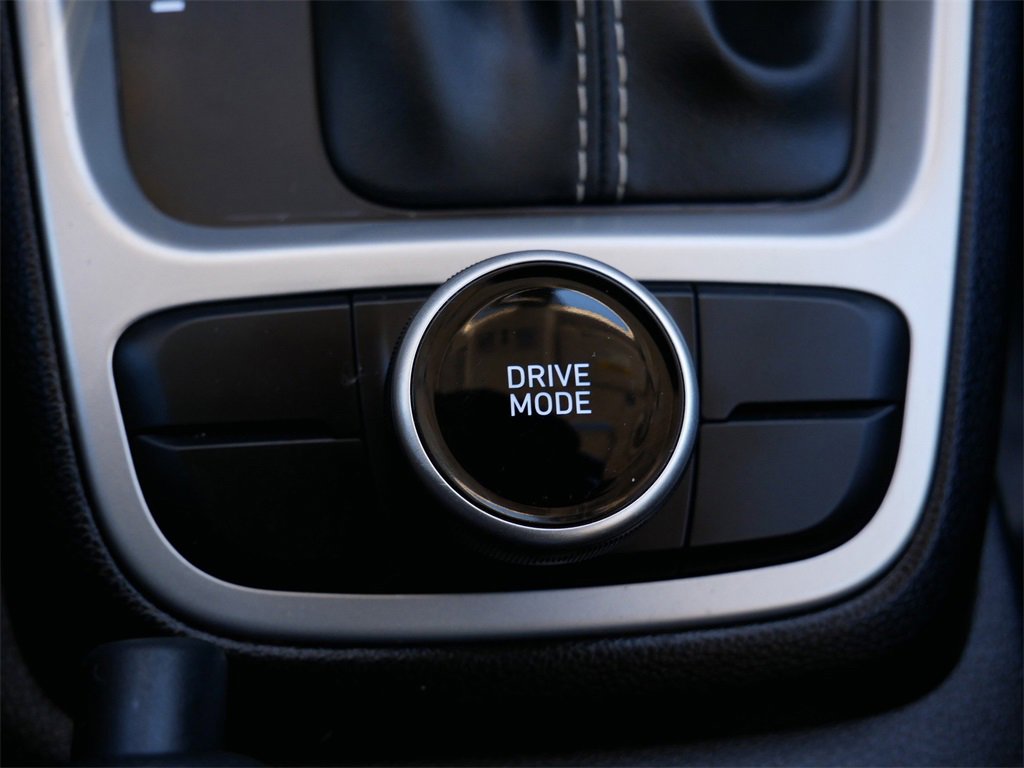 Used 2022 Hyundai Venue SEL image 23