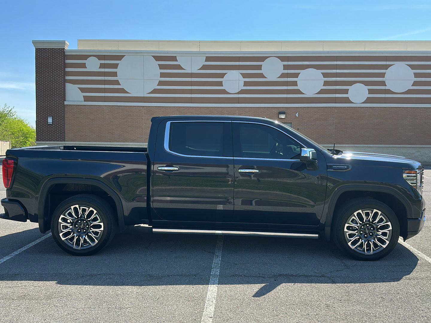 Used 2023 GMC Sierra 1500 Denali Ultimate image 6