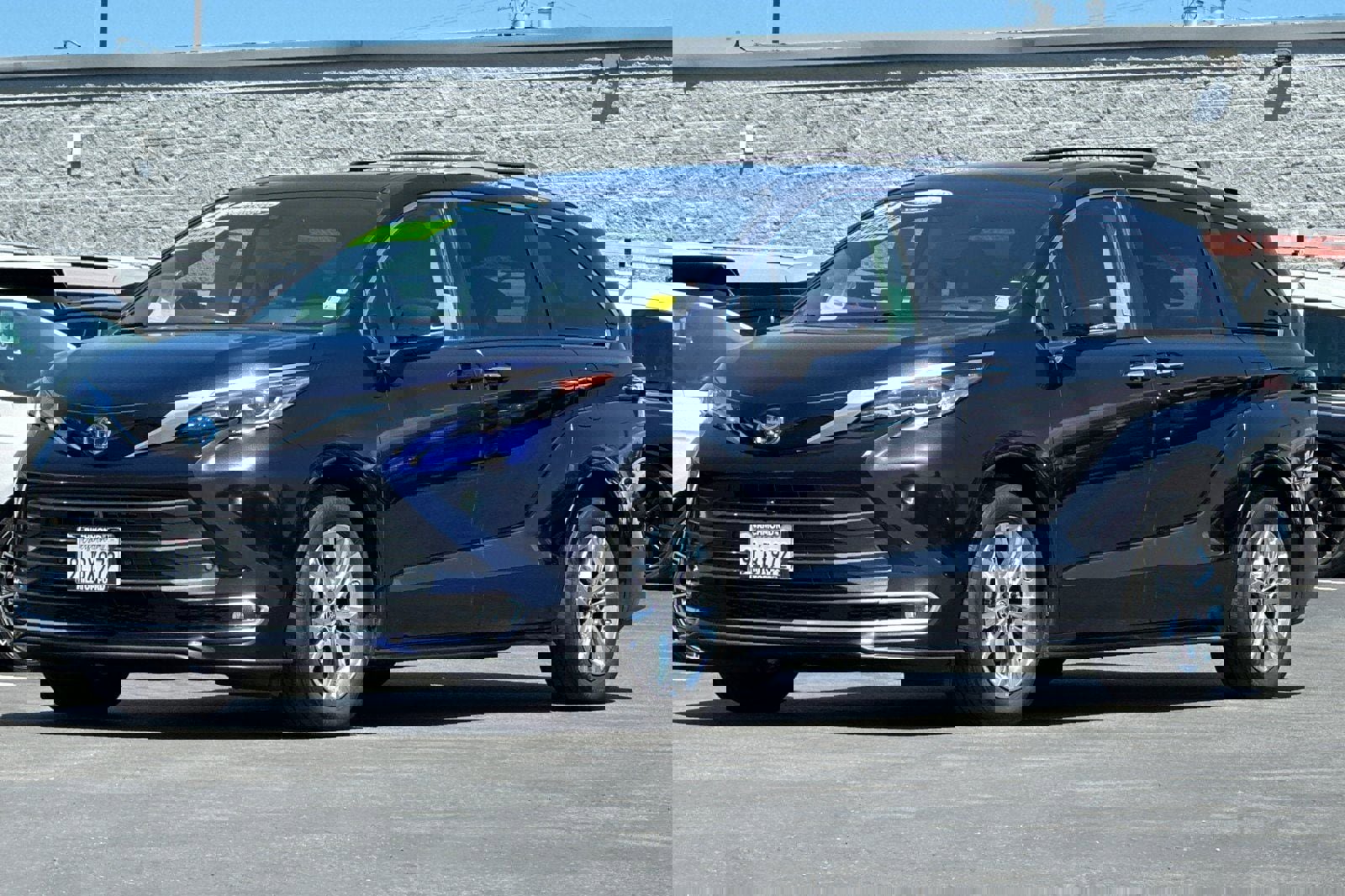 Used 2024 Toyota Sienna Platinum AWD/4WD image 9