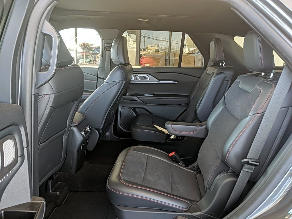 Certified 2025 Ford Explorer ST AWD/4WD image 14