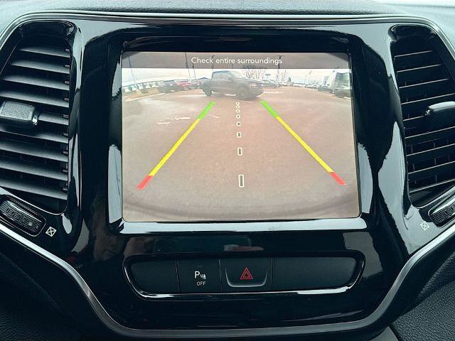 Used 2019 Jeep Cherokee Limited image 11