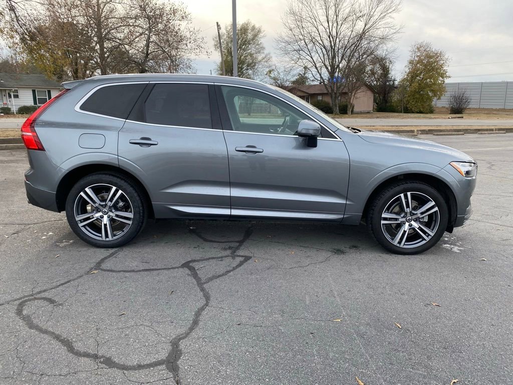 Used 2021 Volvo XC60 T5 Momentum w/ Protection Package Premier image 8