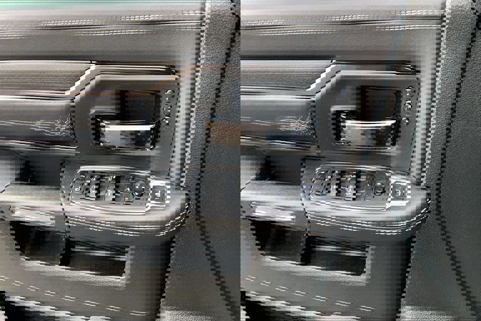 Used 2022 RAM 2500 Limited image 32