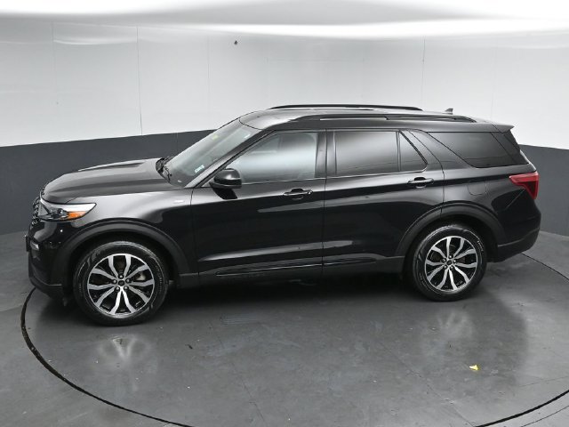 Certified 2024 Ford Explorer ST-Line w/ Class IV Trailer Tow Package AWD/4WD image 46