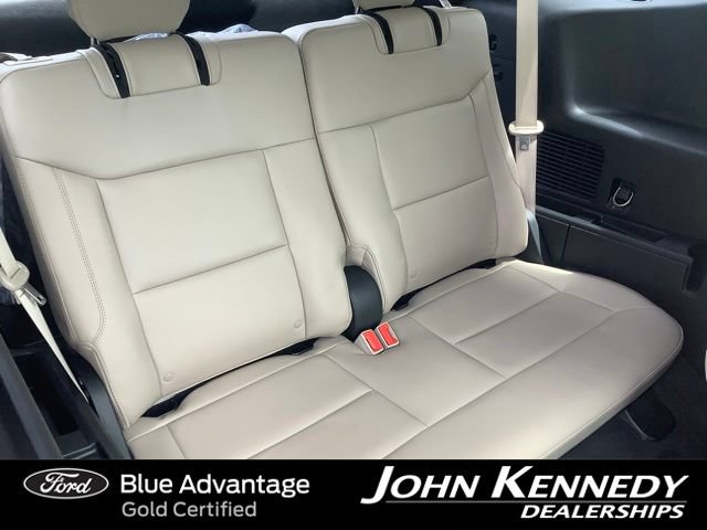 Certified 2022 Ford Explorer XLT w/ Equipment Group 202A AWD/4WD image 33