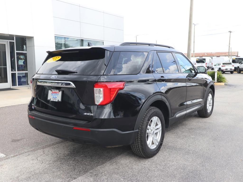 Certified 2022 Ford Explorer XLT image 5