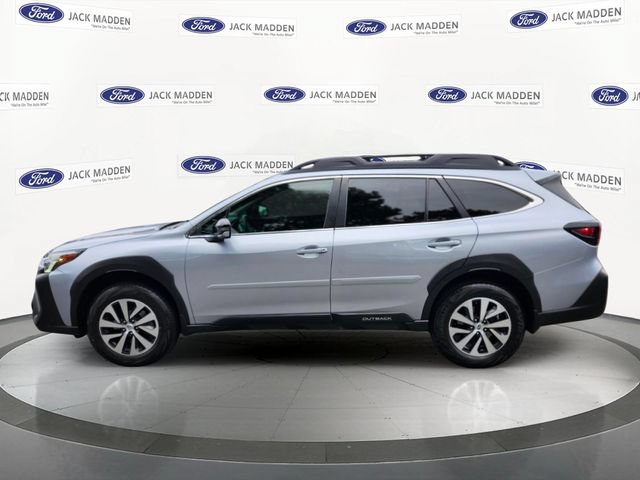 Used 2024 Subaru Outback Premium AWD/4WD image 2