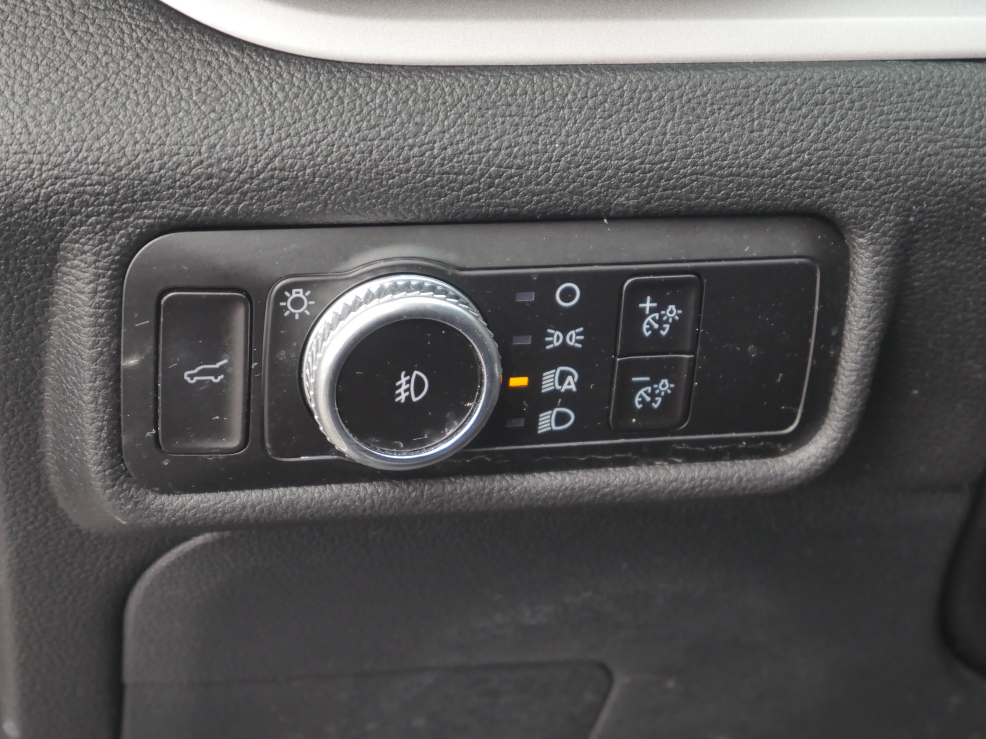 Certified 2023 Ford Explorer XLT AWD/4WD image 5