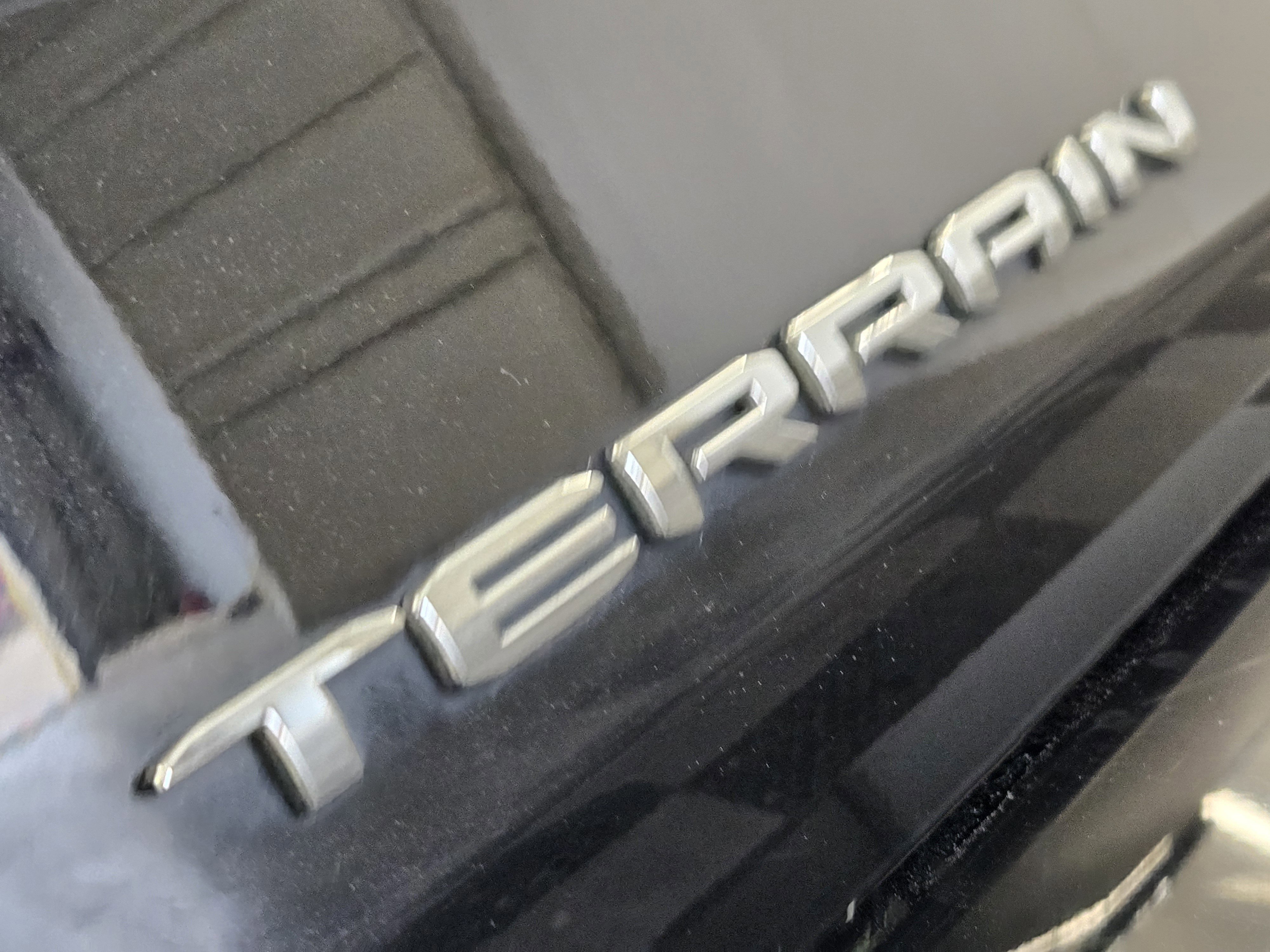 Used 2024 GMC Terrain SLE FWD image 13