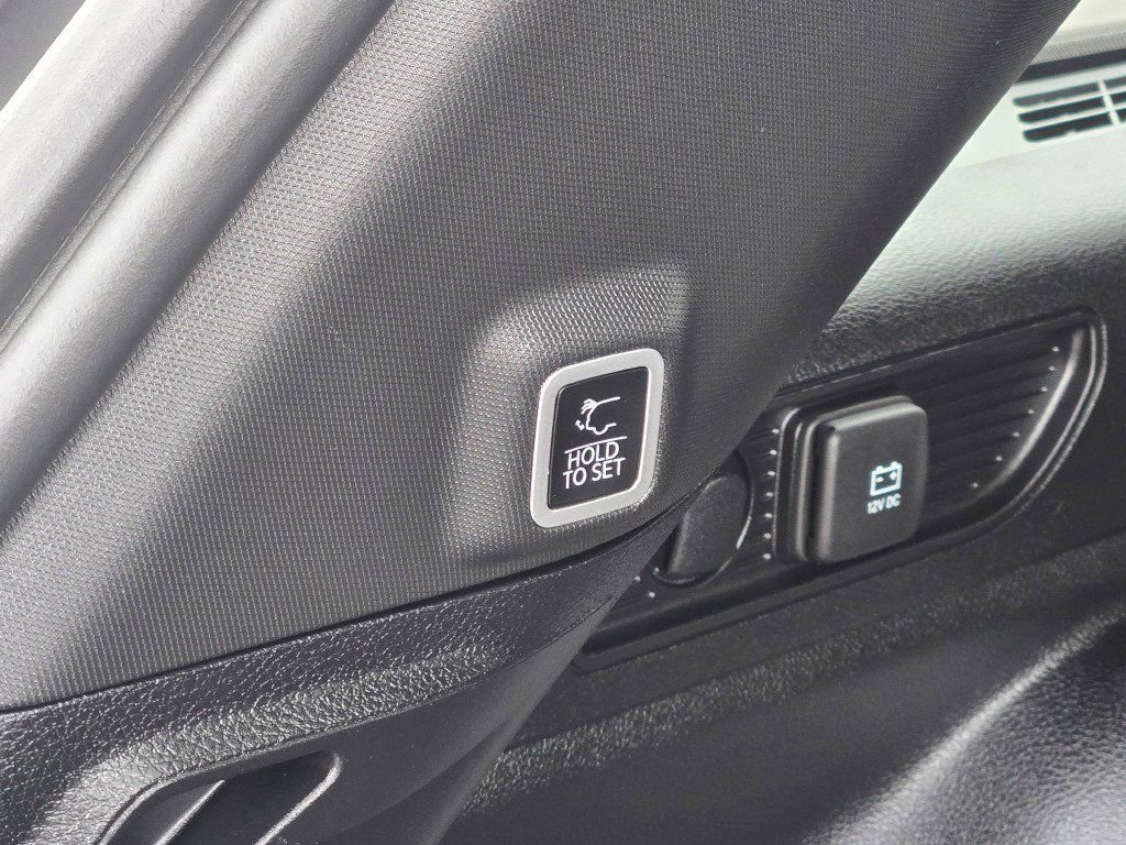 Used 2023 Jeep Grand Cherokee Altitude image 16
