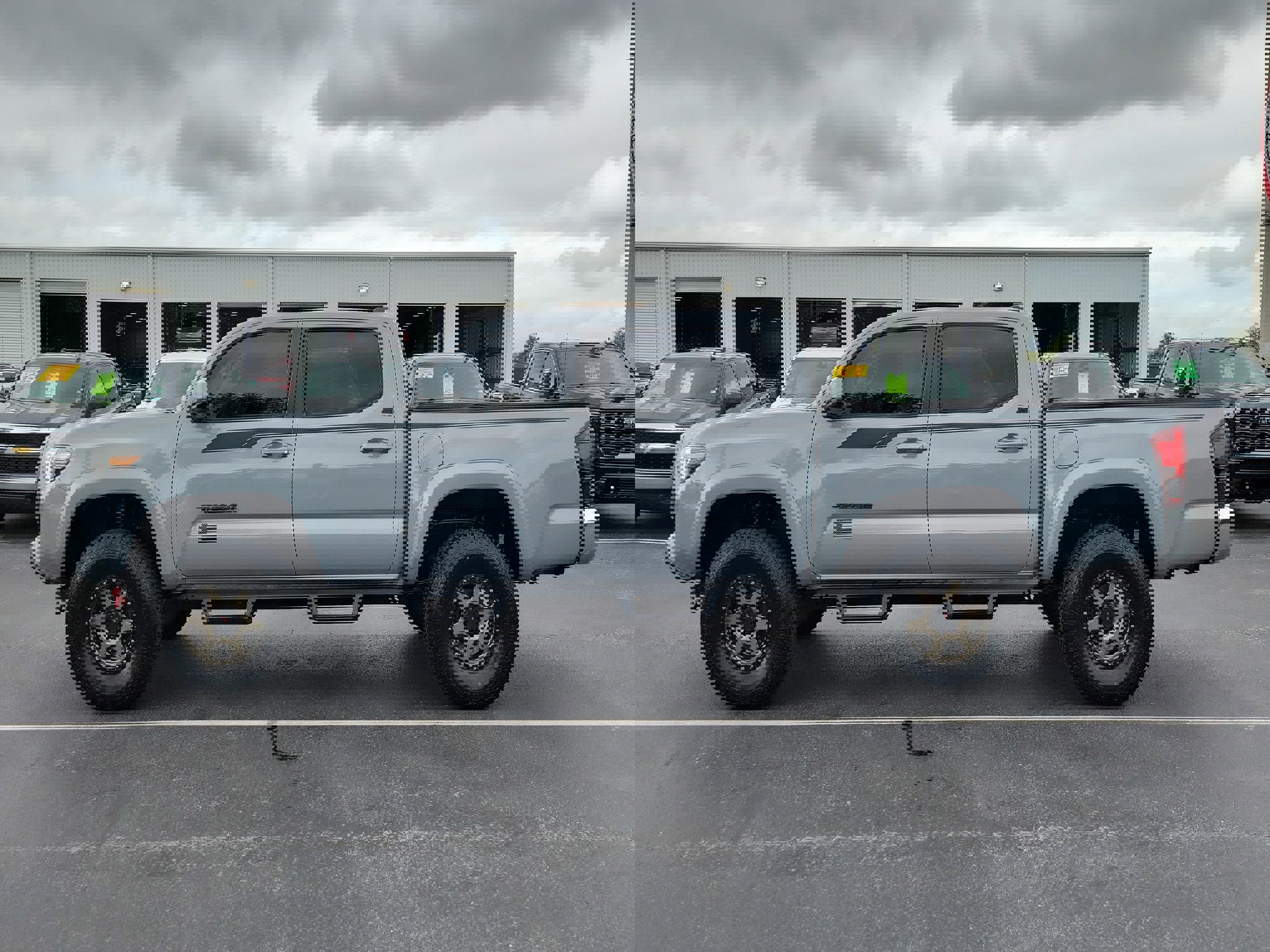 Used 2021 Toyota Tacoma SR5 w/ SR5 Appearance Package (SM) image 4