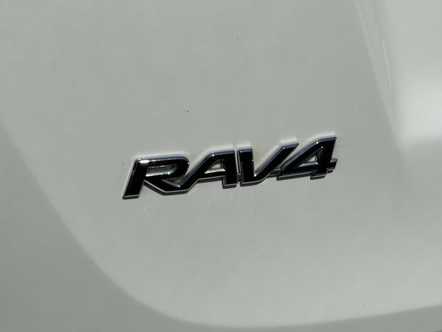 Used 2017 Toyota RAV4 XLE FWD image 6