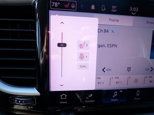 Used 2024 Chrysler Pacifica Touring-L FWD image 27
