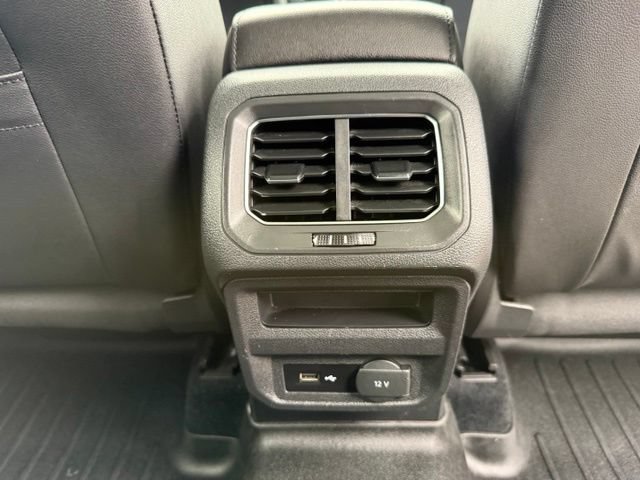 Used 2018 Volkswagen Tiguan SEL Premium FWD image 36