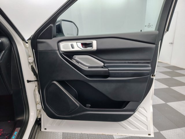 Certified 2020 Ford Explorer Platinum w/ Premium Technology Package AWD/4WD image 23