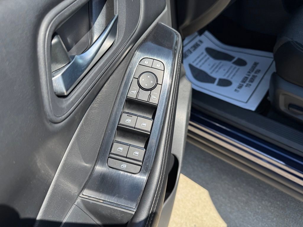 Used 2025 Nissan Rogue SV AWD/4WD image 11