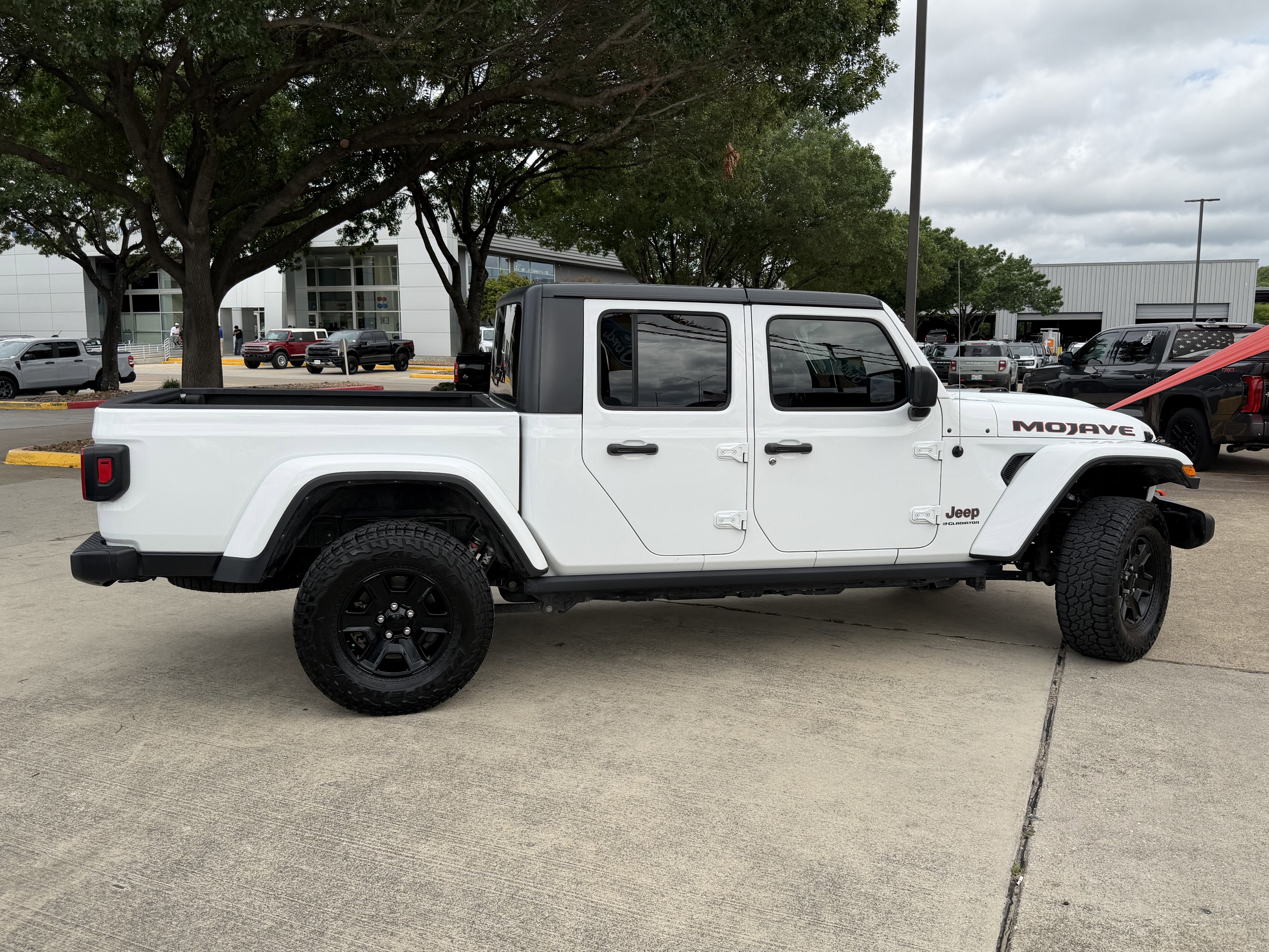 Used 2023 Jeep Gladiator Mojave w/ Trailer Tow Package AWD/4WD image 6