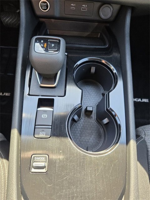 Used 2023 Nissan Rogue SV image 25