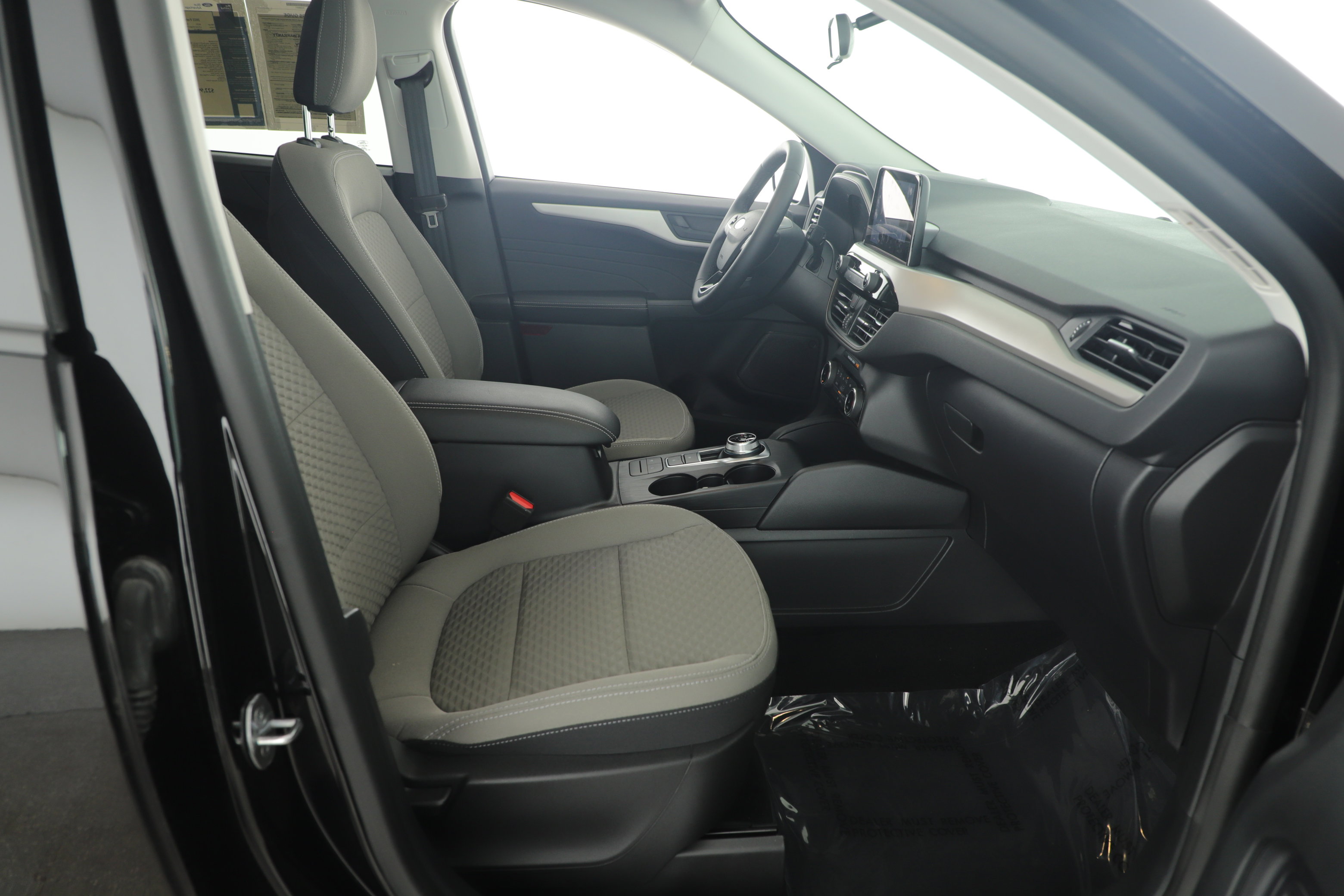 Certified 2022 Ford Escape SE w/ SE Sport Appearance Package image 13