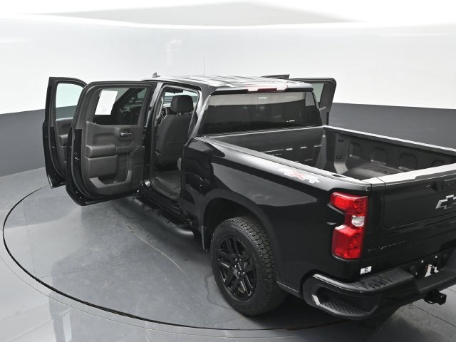 Used 2023 Chevrolet Silverado 1500 Custom w/ 2.7L Blackout Package AWD/4WD image 27