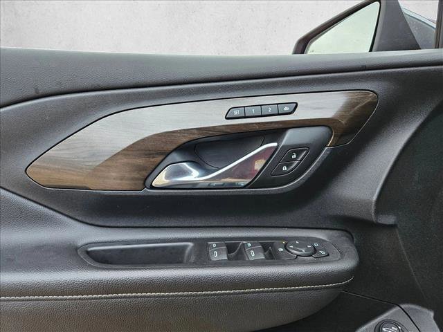 Used 2018 GMC Terrain Denali w/ Advanced Safety Package image 9