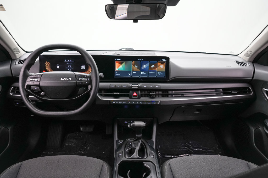 Used 2025 Kia K4 FWD image 14
