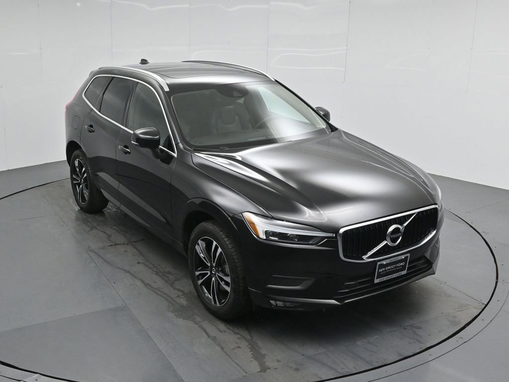 Used 2021 Volvo XC60 T5 Momentum w/ Premium Package image 4