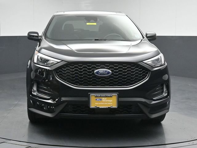 Certified 2024 Ford Edge ST-Line AWD/4WD image 2
