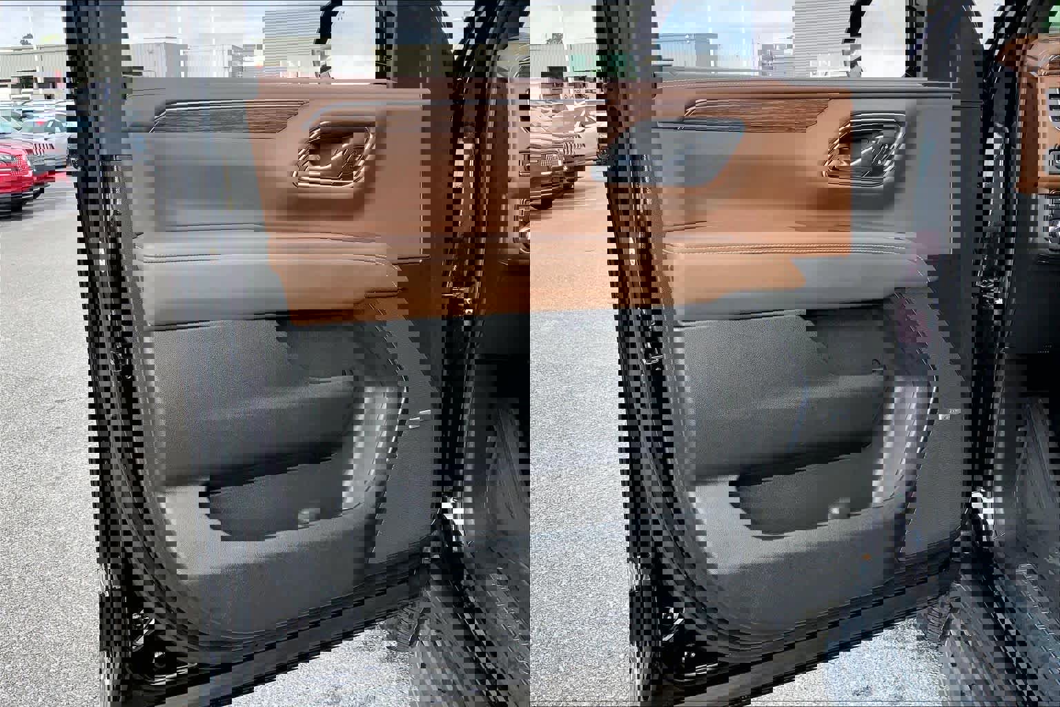 Used 2021 Chevrolet Suburban High Country image 21