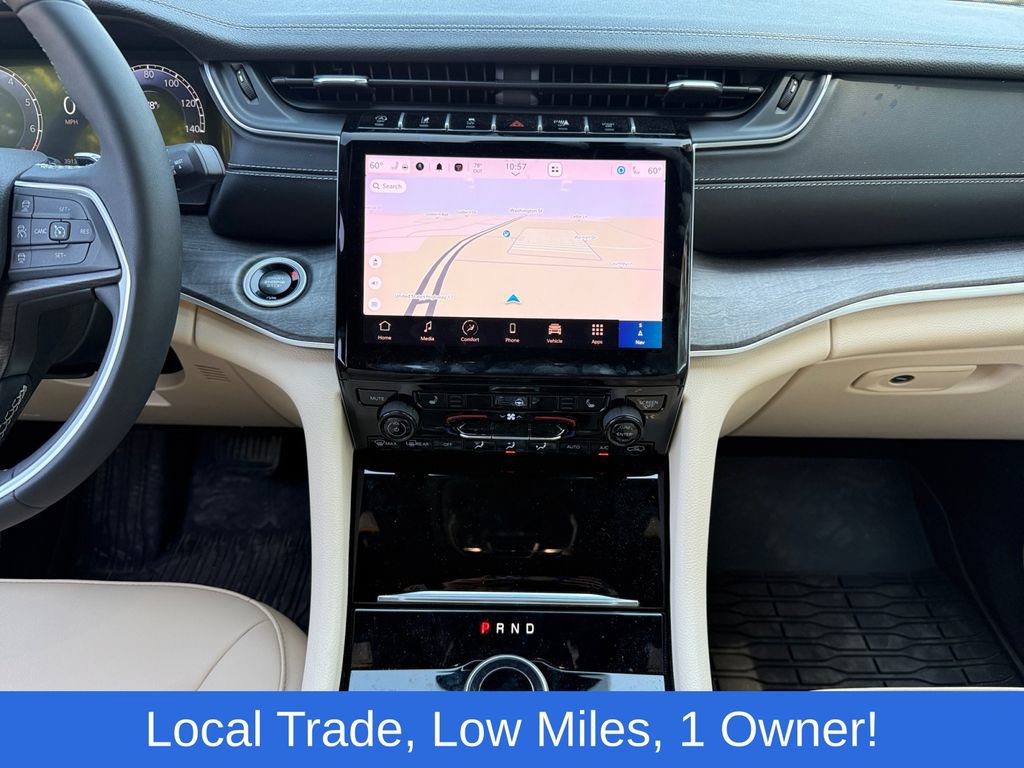 Used 2024 Jeep Grand Cherokee L Limited w/ Black Appearance Package RWD image 11