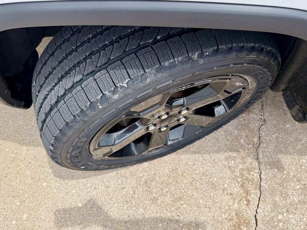 Used 2020 Jeep Grand Cherokee Laredo AWD/4WD image 38
