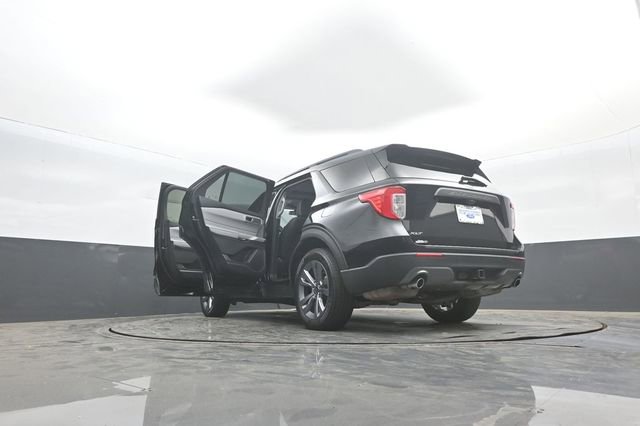 Certified 2022 Ford Explorer XLT w/ Equipment Group 202A AWD/4WD image 45