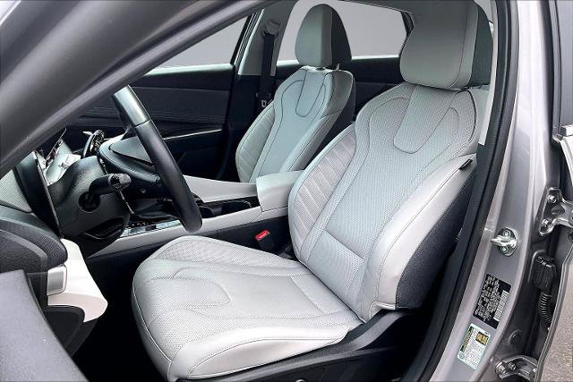 Used 2024 Hyundai Elantra Limited FWD image 25